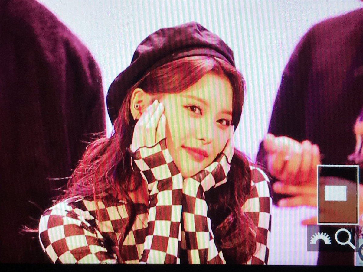 mmldfeed's tweet photo. — #AHIN #모모랜드 #MOMOLAND ★ https://t.co/x1HPeW8EUR