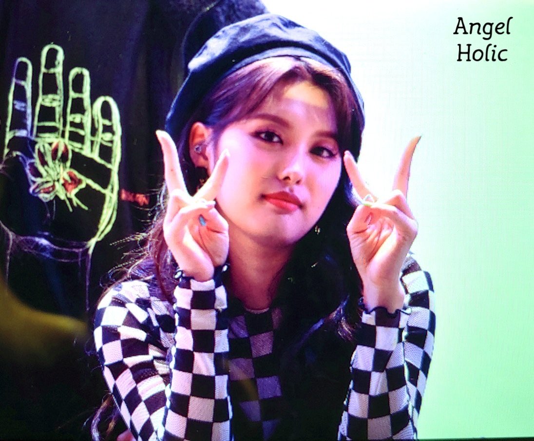 mmldfeed's tweet photo. — #AHIN #모모랜드 #MOMOLAND ★ https://t.co/x1HPeW8EUR