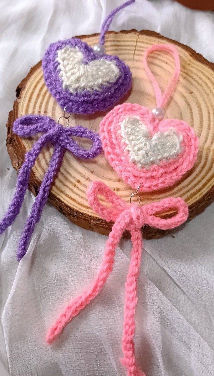 Bomico54's tweet photo. Planning concert freebies? 🎟️ Get these handmade crochet heart charms in BULK! ✨
💰 Price: $3 / piece
🎁 Bonus: Free BTS freebie included! 💜
📩 DM for bulk orders! 📦
#ConcertFreebies #BTSARMY #CrochetKeychain #KpopMerch #BTSFreebies https://t.co/0ZY9vOwETj