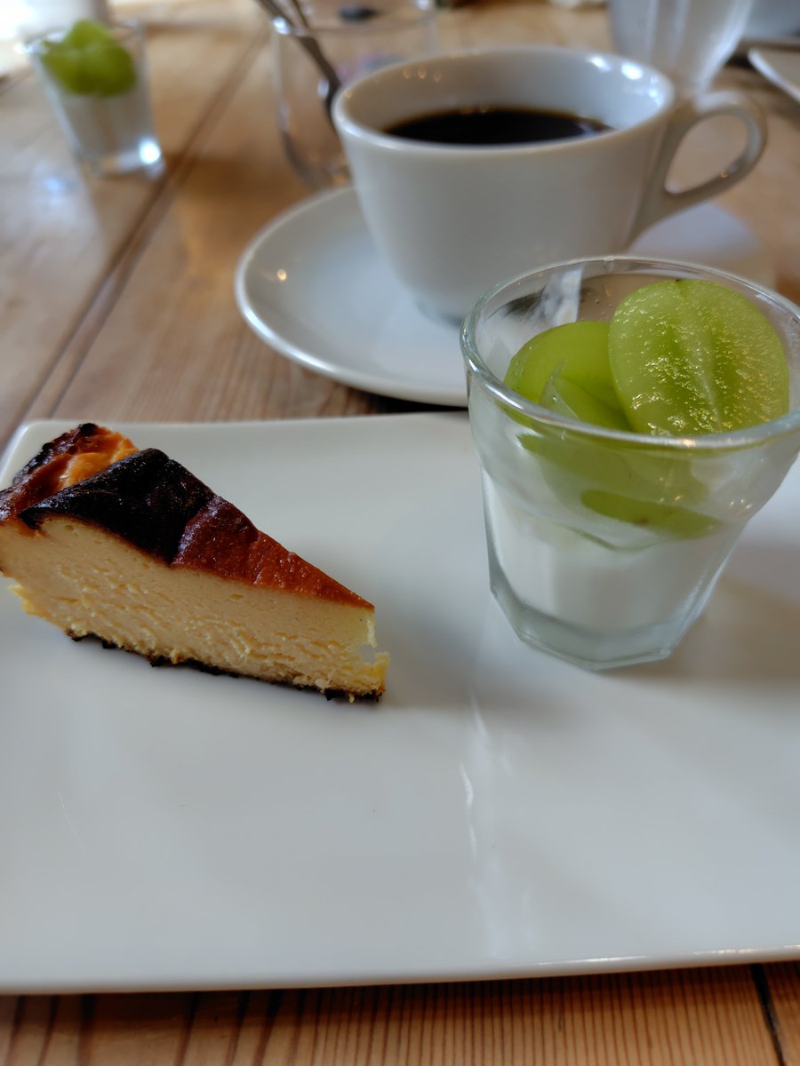 plartic's tweet photo. ランチ全貌 https://t.co/4Qnhadz58p