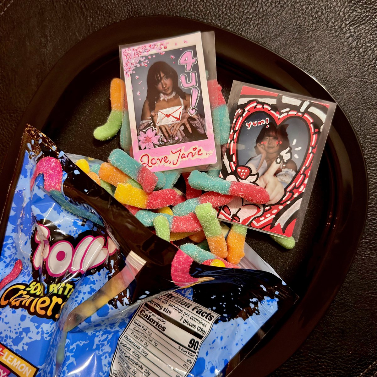 0SailorRose0's tweet photo. Knocked over my bag of gummy worms and discovered…a collectible Jane & Kailyn…!
You TOO, can get some collectible Jane & Kailyn, even Kaiya, Rev, & Nero, while witnessing an amazing idol group perform TOMORROW 🫵
Cupid’s One Man Live:
STRAIGHT
TO
THE
HEART 💘
#LoveSHOTS https://t.co/Atbs523tAd