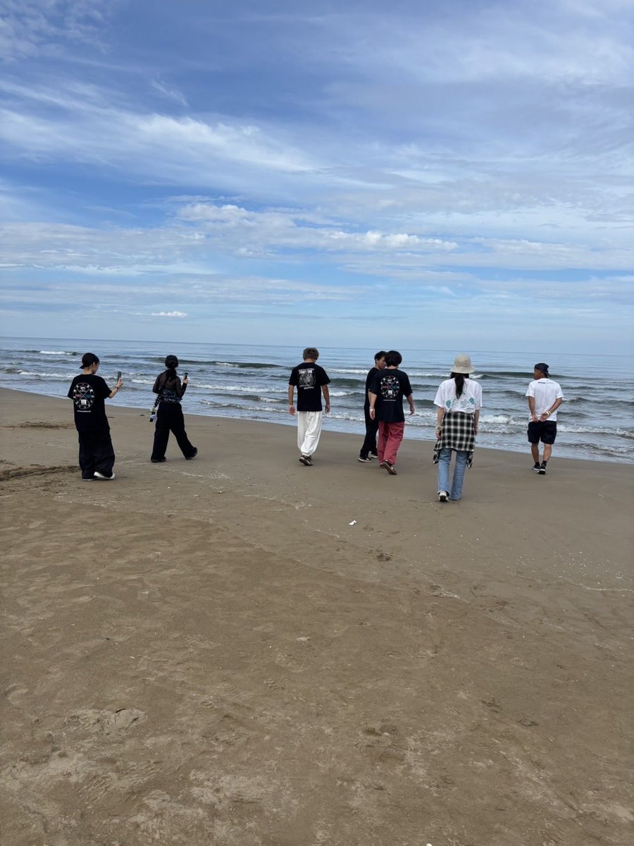 katarina_81's tweet photo. バカちゃんに奥能登まで連れて行ってもらっています。FUNNY THINK、Hakubiの片桐ちゃんも一緒に🌤️ https://t.co/3xMUJA1MTQ