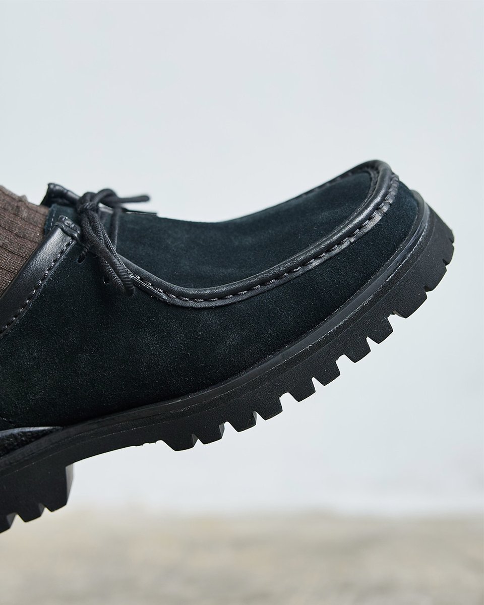arknets_info's tweet photo. \ご予約受付中/
【Clarks】限定モデル登場
通常は展開ないカラーリングに仕上げたことで、クラシックなモデルでありながらも、個性が引き立つ唯一無二の一足に仕上げたアイテム。
🔗https://t.co/eNra0p964i
#クラークス #arknets #アークネッツ https://t.co/aVphi0AxdW