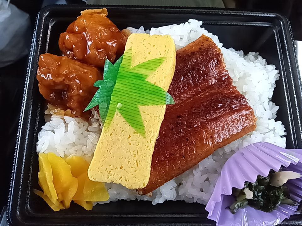 udrums's tweet photo. 花火めし当日
この鰻弁当が美味しいのよねー
ありがとうございます😊 https://t.co/zr91TDZoO3