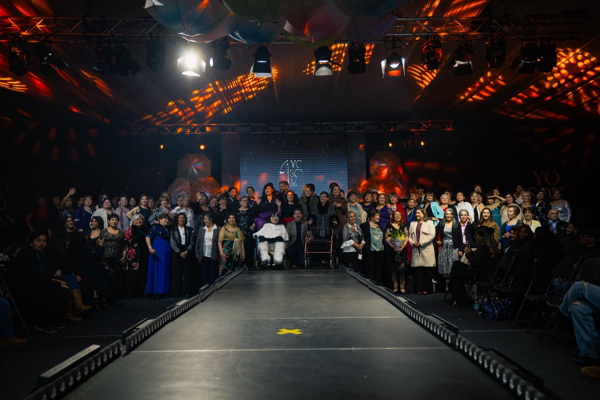 danielreyesmor's tweet photo. Hoy, en el cierre del taller “Yo Soy Más”, vimos familias emocionadas y personas que quizás meses atrás no se habrían atrevido a estar ahí, hoy caminando frente a todos con seguridad y orgullo. https://t.co/Fx8fL178Qi