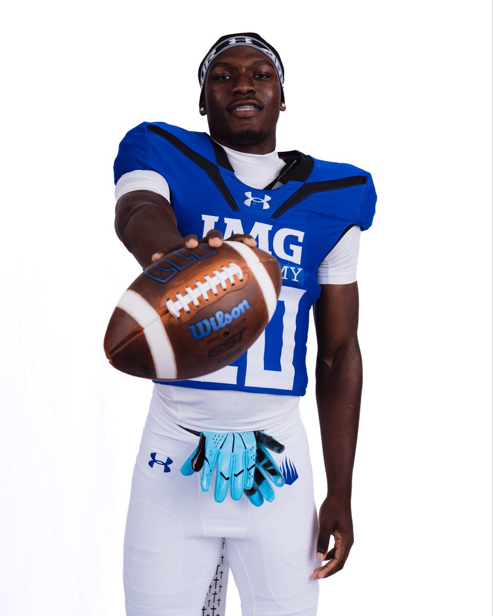 Derrickmr23's tweet photo. Szn loading ⏳
#Imgacademy #mediaday #2028DB #AGTG https://t.co/RF6hvH2I06