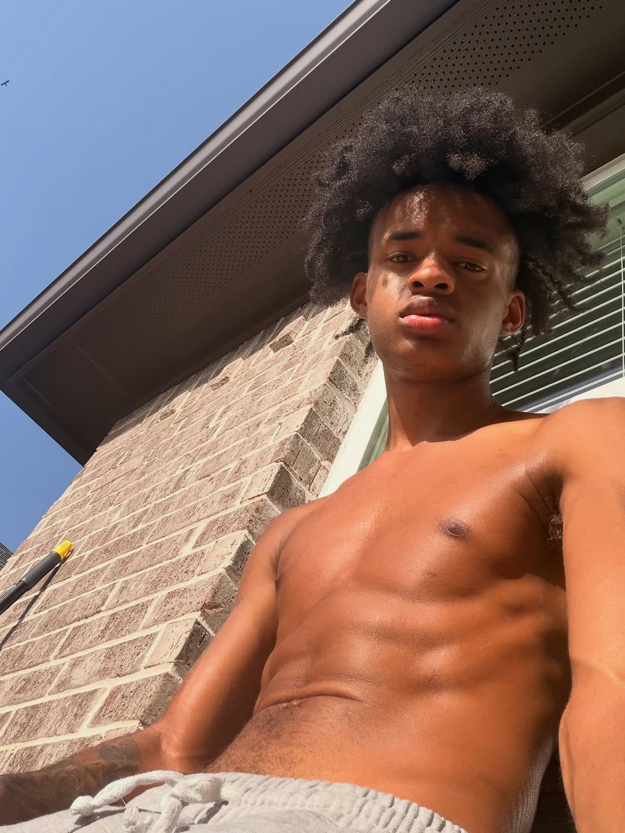 ApexTayo4's tweet photo. I'm realizing it's a lot of forces out here in this world trying to keep people like us down, but they won't succeed. We're Kings, Queens, and Superheroes. Remember your power legends And don't live in fear!. that's what they want have a blessed weekend everybody https://t.co/9ByvBZPHgg