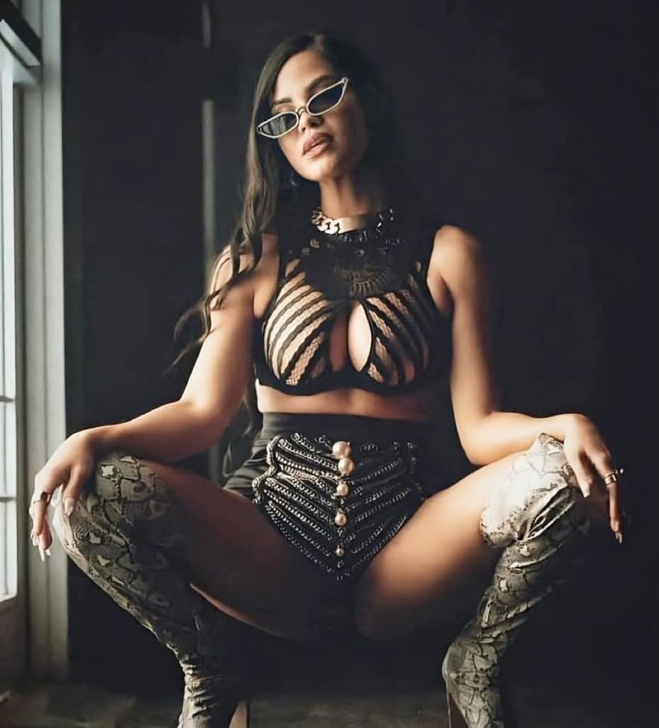 NastyNat1012's tweet photo. Que rica Natti así con las piernas abiertas 🥵 lista para lamerle esa vagina bien rica 👅🤤 https://t.co/NgLPnq7ttR