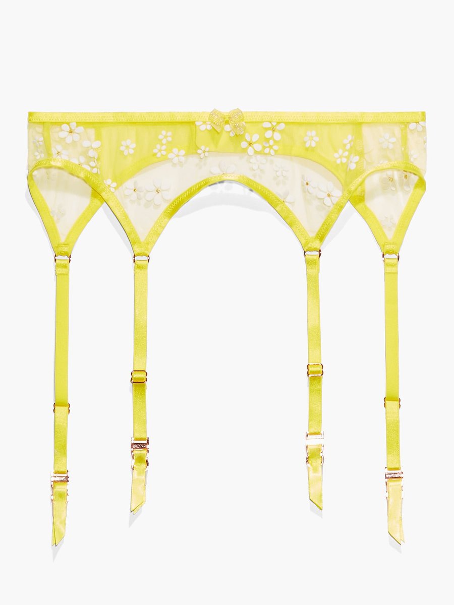 EustoliaChdn6m's tweet photo. 🐶銀行櫃員剛入職第五天
前四天都在學姐旁邊看他們操作 然後寫筆記 不懂的我就瘋狂問
有開了一天櫃 明明覺得自己已經準備好了
但遇到一次要做很多交易的還是會亂掉 腦袋會馬上一片空白😵‍💫😵‍💫
雖然學姐有在旁邊顧 也很有耐心的幫我完成
但還是很怕她會覺得我很笨ㄚ！！！！… https://t.co/z9uhOPcxpA