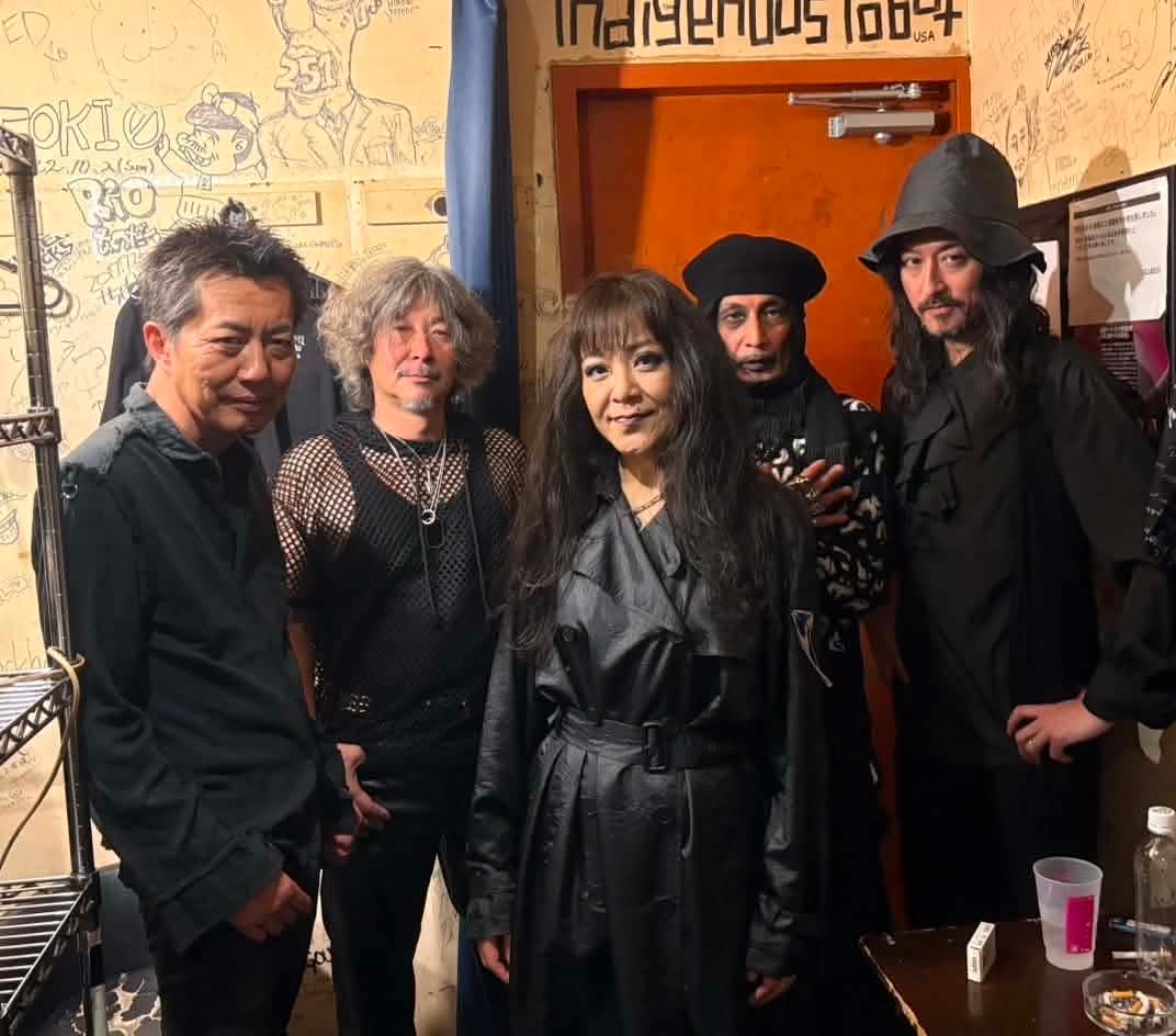 tsugi_tsugio's tweet photo. いよいよ明日！
THE LiNERS FROM SUGARY SATURN
絶賛取り置き受付中‼️
観ないと後悔するよ‼️ https://t.co/pGCDxb040I