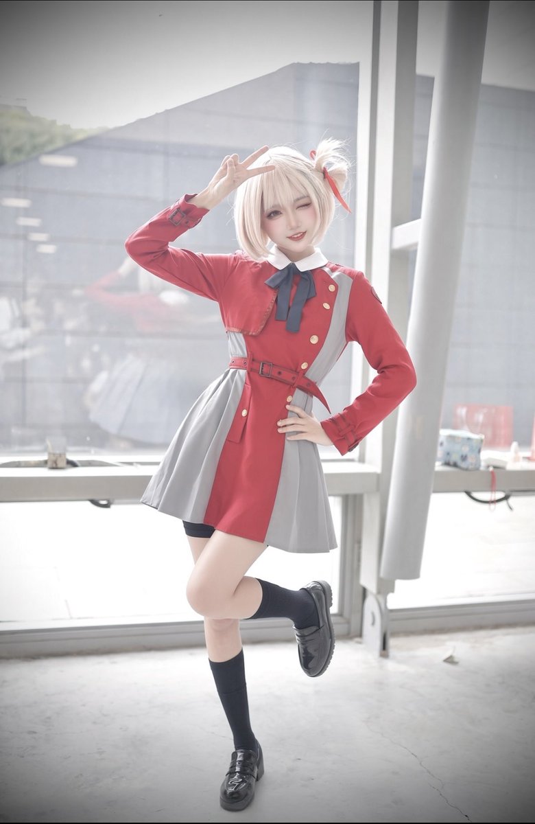 water19xjp's tweet photo. ◤￣￣￣￣￣￣￣￣￣￣￣￣￣￣￣￣
　　　 #自我からコスプレイヤー
　　　　　　𓂣 ⇨ 𓅓
　よくガタイがいいと言われますが

　　　□ 現実 154.7cm 37.6kg ■
　　　  　　　　　　　　　
　　　　　　　　　のアラサーです
＿＿＿＿＿＿＿＿＿＿＿＿＿＿＿＿◢ https://t.co/YrEdBzodbL