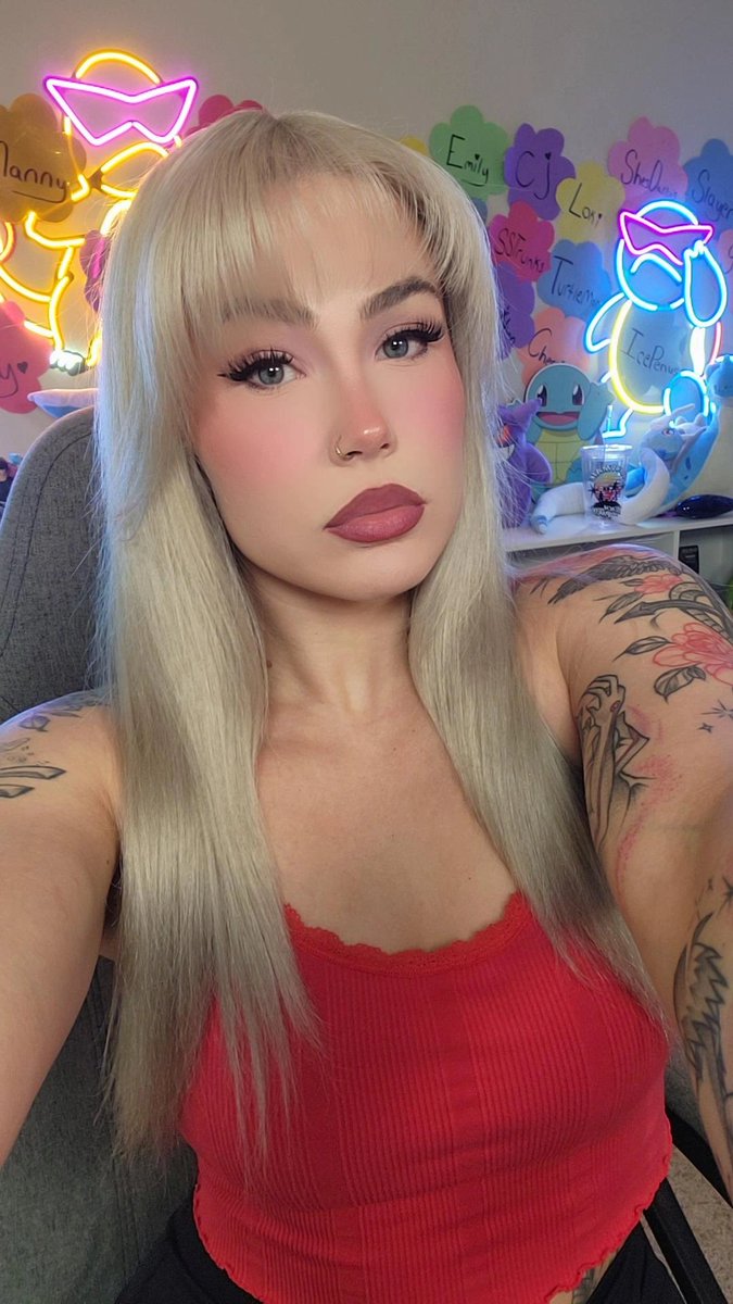 Jennazrael tweet picture