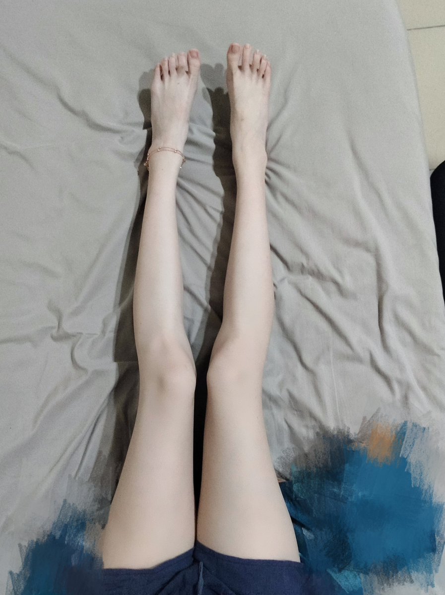 1mo2222's tweet photo. 七夕快到了 我們的關係是你公開還是我造謠 #長腿 #美腿 #腿控 #脚链 #腳鍊 #长腿 #足控 #腿精 https://t.co/nx7JVBteXB