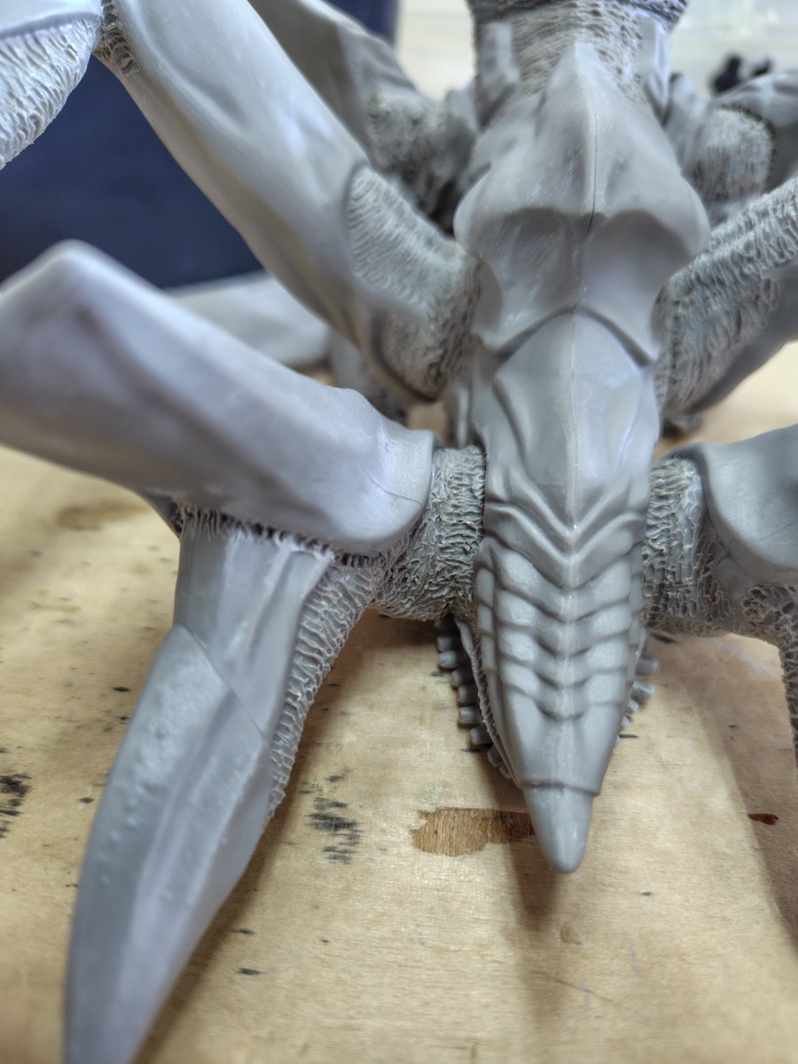 1s4iqu5fCtHneum's tweet photo. 涼しい朝から模活してます。
教えて頂いたヒートペンで生物感をプラスしました。足の接合部分も合わせ目も簡単に消えてキモさマシマシです。
#まてや製作会
#エクスプラス
#レギオン
#ガメラ2 https://t.co/aOBwW6LQoe