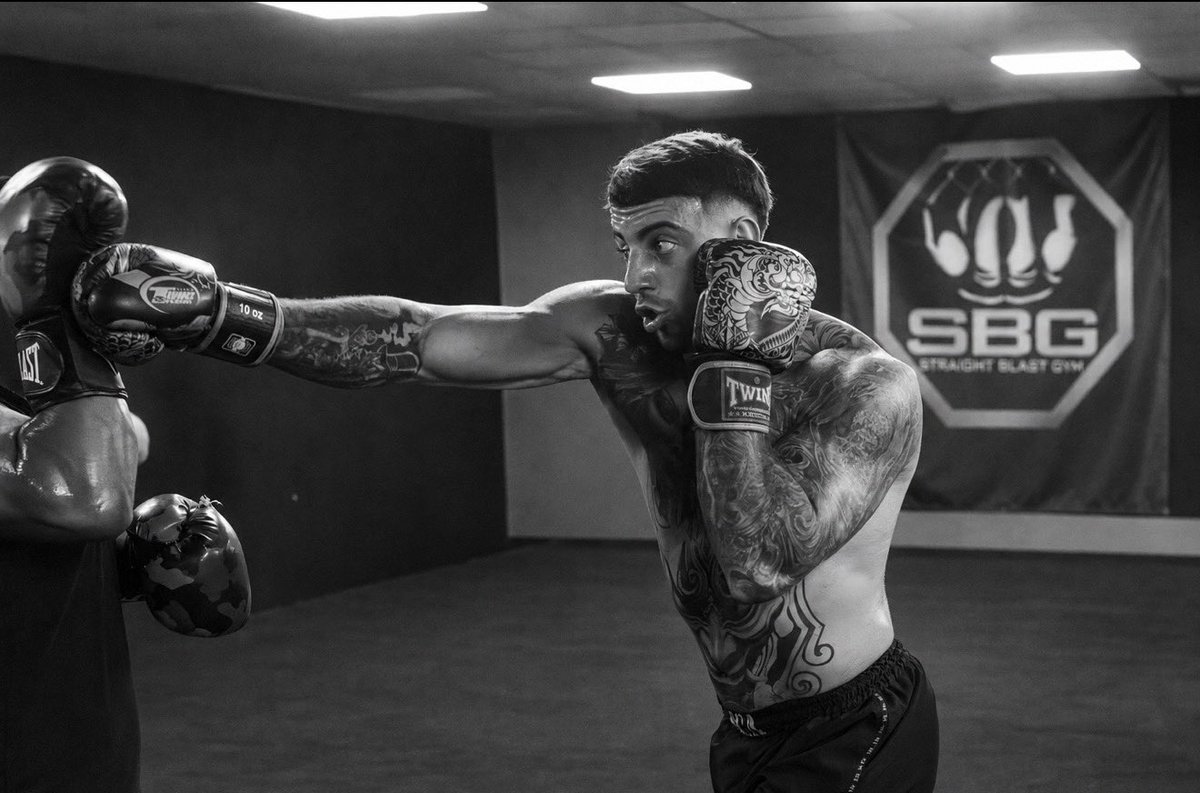 TheAlphaMarcus0's tweet photo. Caught me mid punch while you’re getting drained on the other side of the screen 😂 Proper mug behaviour.

findom paypig alpha cuck sub finsub fag humiliation drain finacial domination https://t.co/ud9RAWtsbc