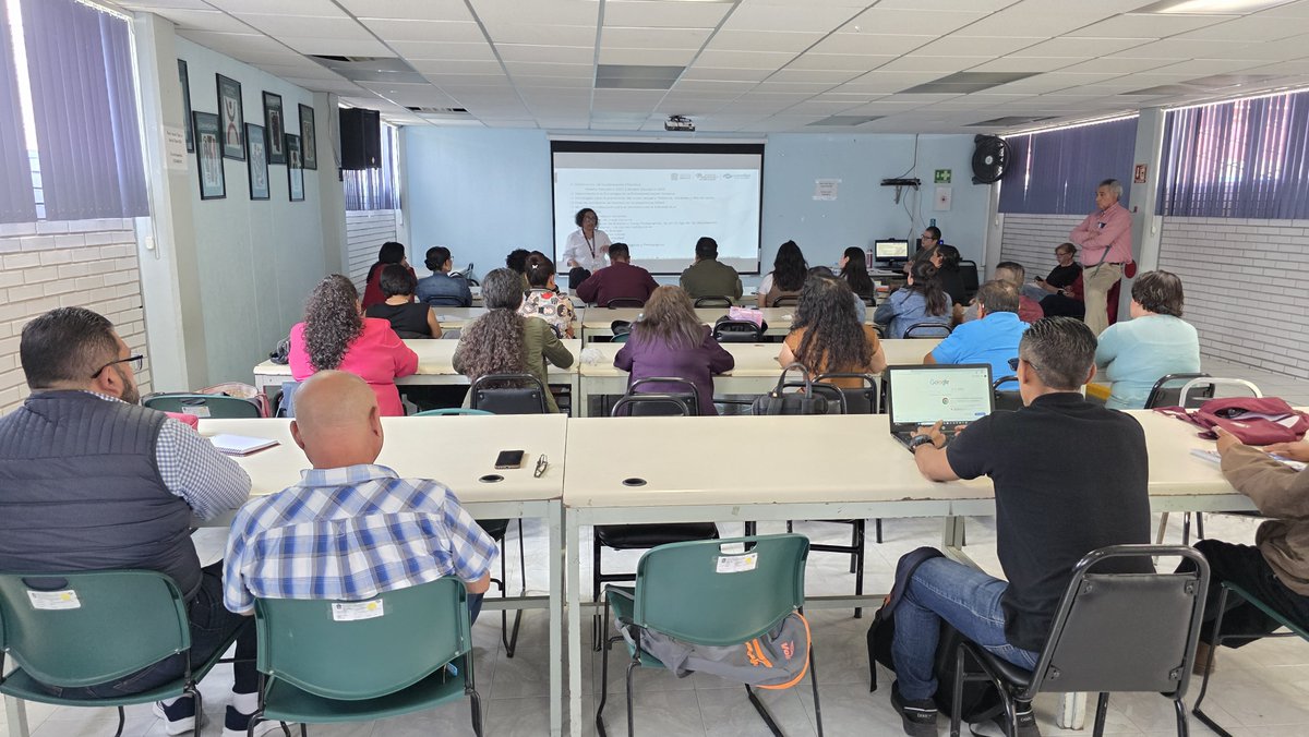 Conalep_Neza1's tweet photo. Se lleva a cabo la reunión de integración de academias para dar inicio al ciclo escolar 1.26.27, en donde se plantean las lineas de trabajo para recibir a estudiantes de primer semestre y mantener un buen aprovechamiento académico.
https://t.co/lTRST1hRel
#ApasionadamenteCONALEP https://t.co/ylCICipOAL