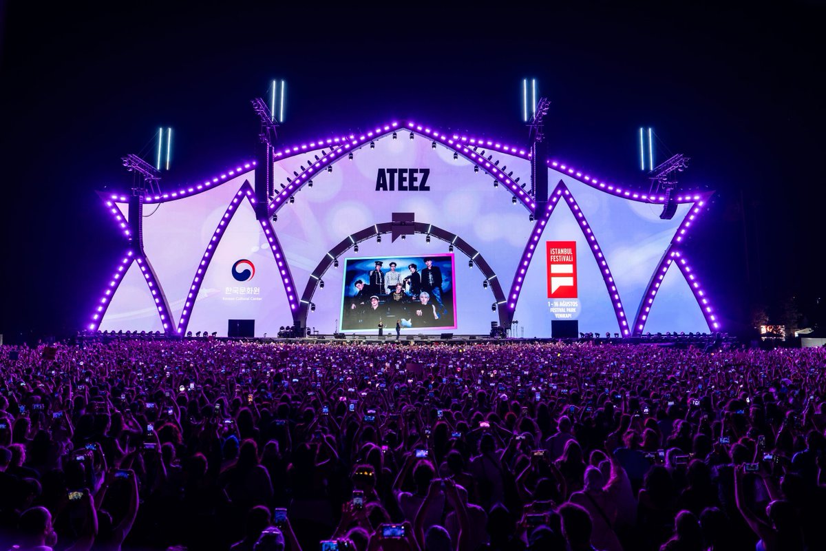 1024updates's tweet photo. [📷] ATEEZ at İstanbul Festivali 2026

#ATEEZ #에이티즈 @ATEEZofficial https://t.co/EVVfgmeETQ