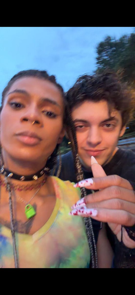itselijahxoxo's tweet photo. @MissTemptress23 and I
#t4t #boyfriendandgirlfriend #gothgirl #potheads #nerdybuffguy #tboy #princesstreatment #submissivegirl #straightcouple #tgirl #mtf #ftm #drunkinlove #inlovewithher #twitter https://t.co/BVH7jZia21