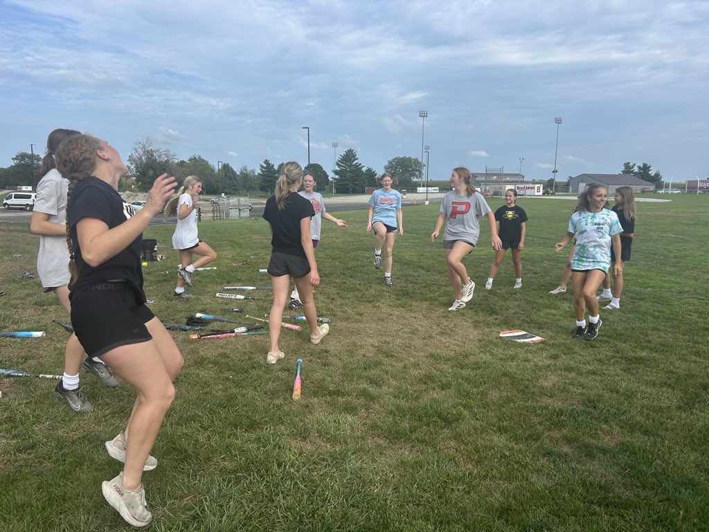 CassWildcatSB's tweet photo. The weather made us change our plans a little, but we got our pictures taken. Then it was time to play a little wiffle ball. Preseason game is tomorrow in Louisville. The girls are excited to show you what they have been working on. https://t.co/4s9QOO2a6k