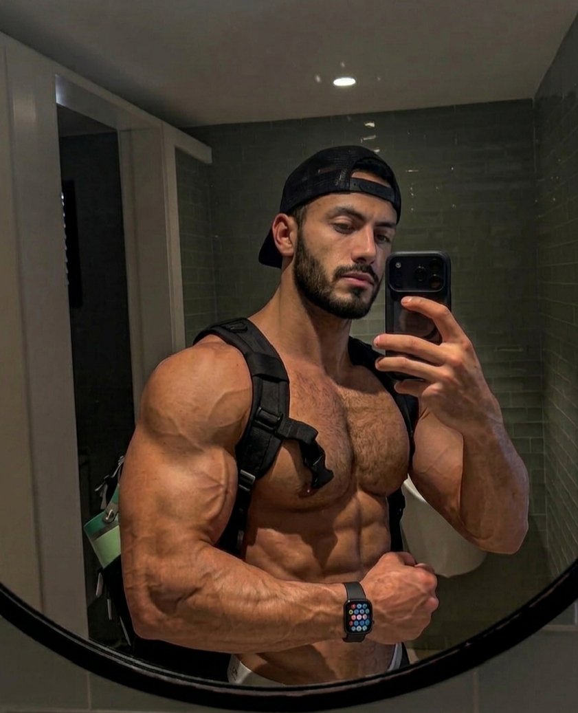 dancooper90's tweet photo. @rswolf71 Daddy🥵 https://t.co/Zj2ZAmCRcj