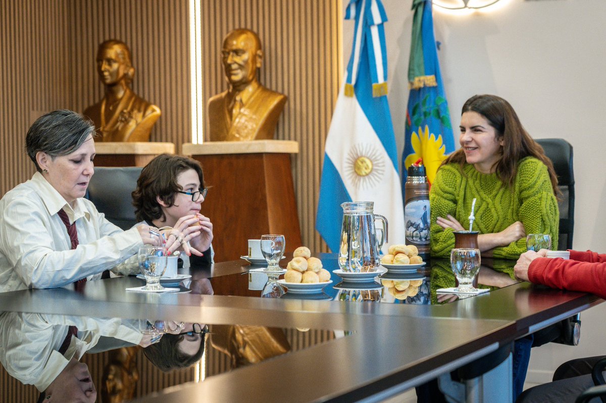 marielfmoreno1's tweet photo. Tuve el agrado enorme de conocer a Ian Moche y su familia. Hablamos muchísimo! Sobre escuela, bullying, propuestas, actividades, viajes y más! Aprendí un poco más sobre neurodivergencias. https://t.co/15xvUjMgGM