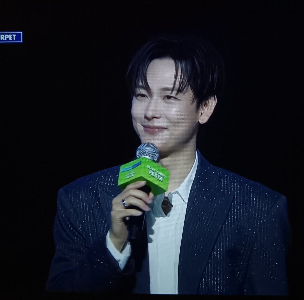 haesun's tweet photo. te amo siwan https://t.co/XTWymRfACT