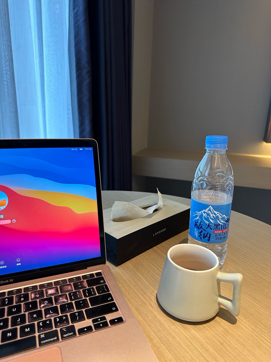 DaniloEschette's tweet photo. Just finished replying to 3 unimportant work messages in 2 minutes, now my brain’s on lunch break https://t.co/9rEAXLWlgp