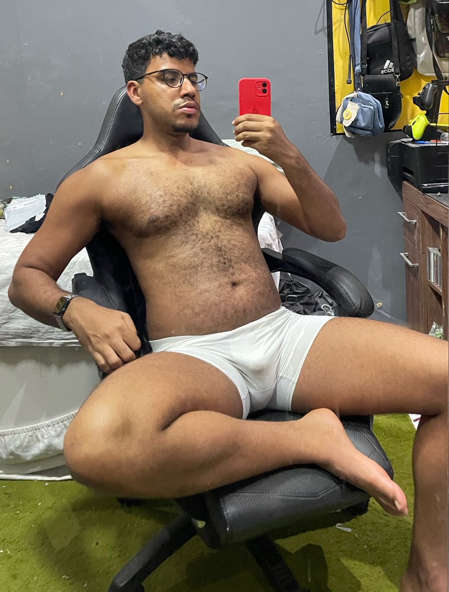 odaniloleite's tweet photo. Minha solidão está me matando. https://t.co/xrhZYQ7Ekf