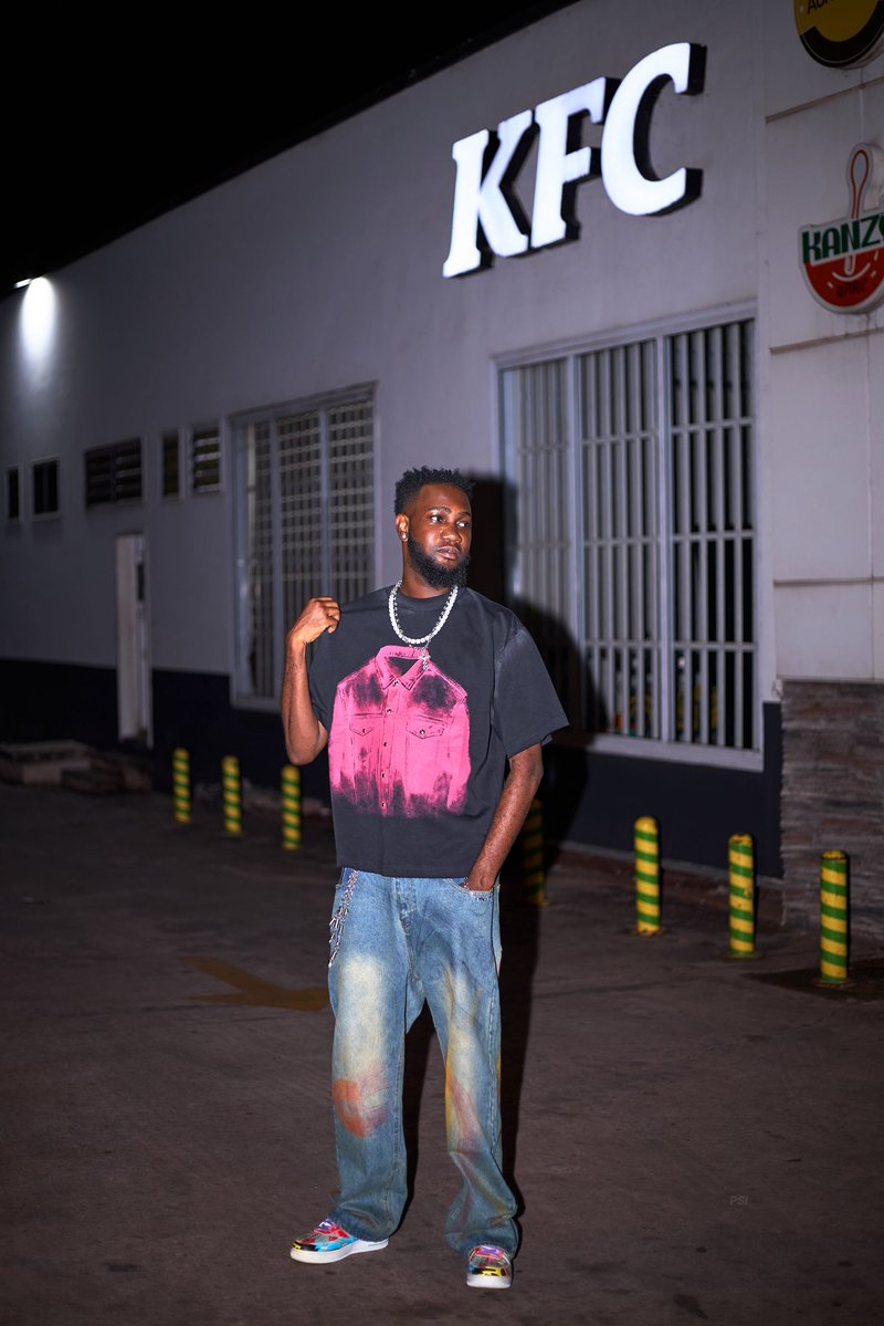 ypeegh's tweet photo. KFC i’m here @KFC_Ghana https://t.co/3YsHD1vzAK