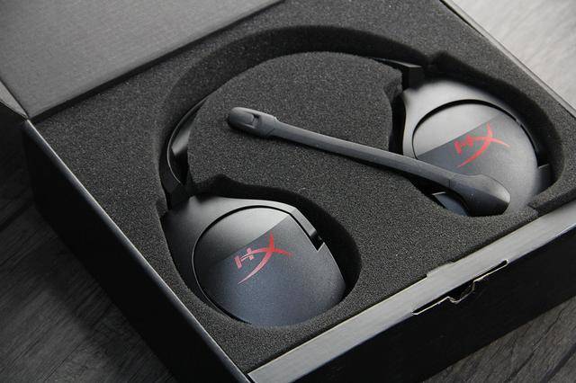 WenonaPatzha's tweet photo. Unboxed my long-awaited wireless earbuds today! The unboxing vibe is pure joy https://t.co/gYCqhupZiR