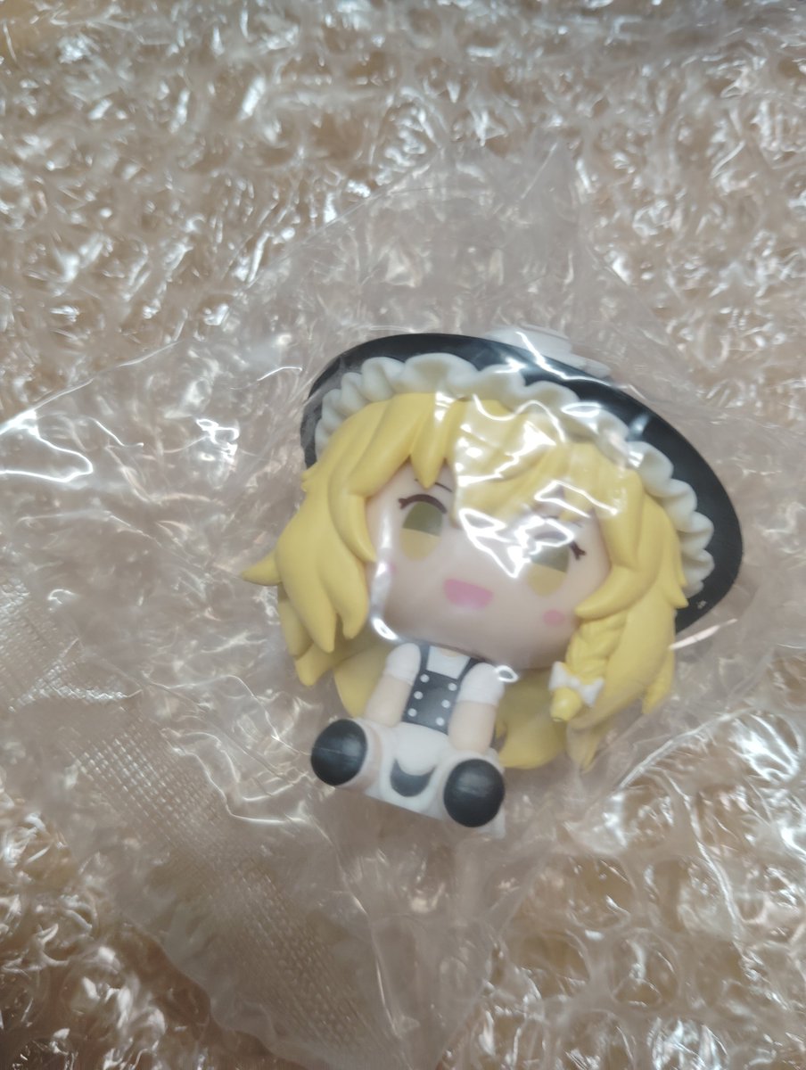 Yu012025's tweet photo. 東方project　交換

譲　E賞魔理沙　　

求　F賞フラン、H賞レミリア

どちらとも含む交換を優先させてください。

郵便のみ https://t.co/DvRUz5kU7e