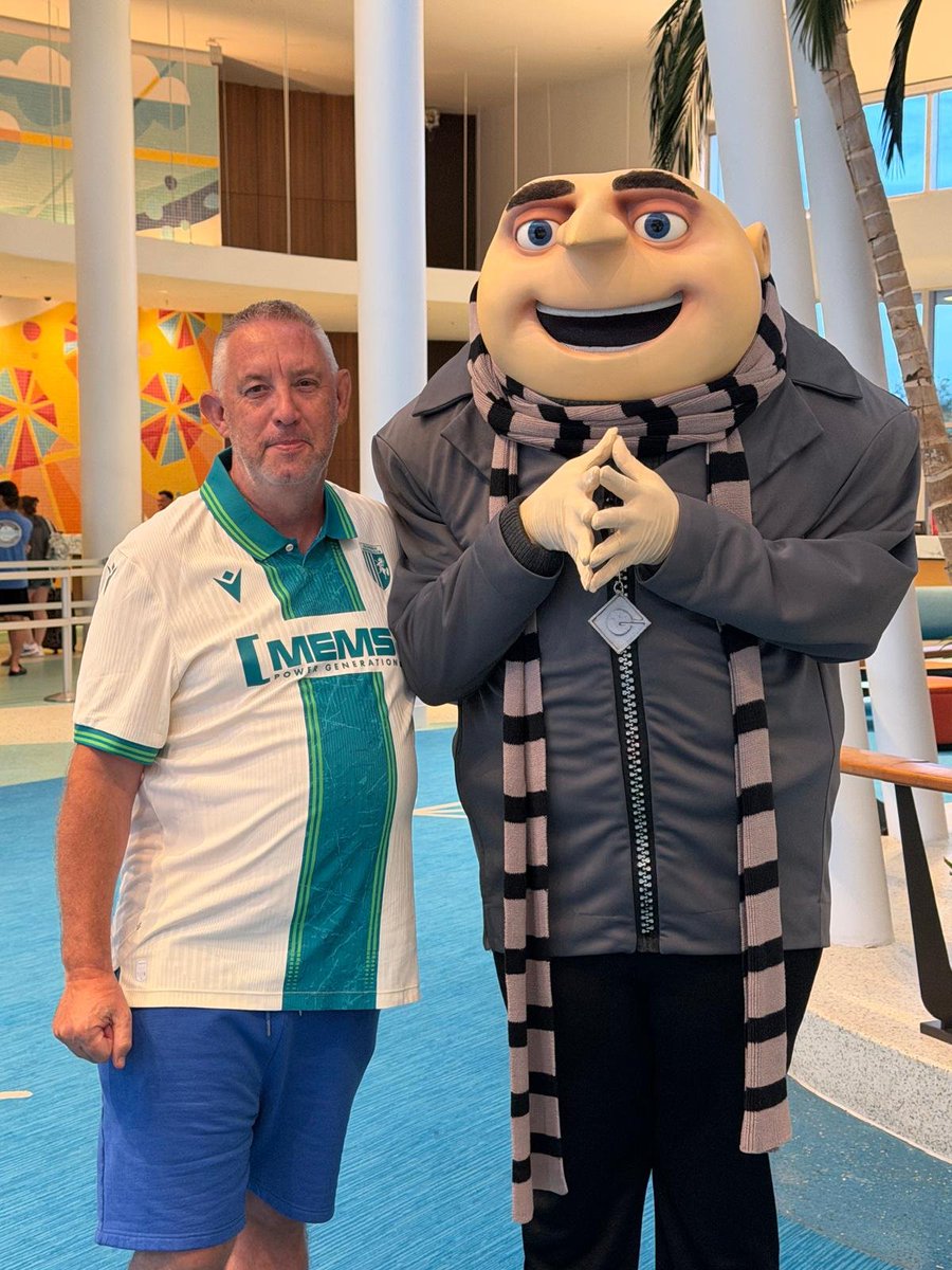1_staffy's tweet photo. Good luck to @TheGillsFC for tomorrow,@BradGalinson @EmlynTimmons from Florida #Gills https://t.co/VebCMzrvpf