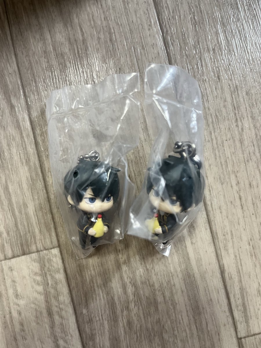 c_6911_c's tweet photo. 【交換】銀魂 つまんでつなげて マスコット2

【譲】土方十四郎(カニカンorボールチェーン)

【求】エリザベス(カニカン)

本日、大阪(なんば)にて手渡し希望です！
お気軽にお声掛けください☺️

#難波　#なんば https://t.co/yK754r3zc7