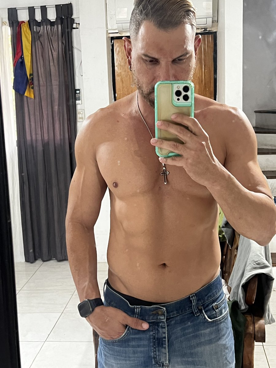 jesus4nono's tweet photo. La vida me dio 2 grandes regalitos uno mi gran boca y dos … https://t.co/DXcrpzdMlz