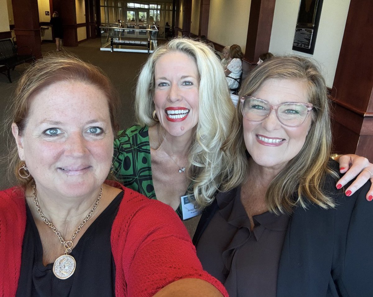 BequiaBrooke's tweet photo. The usual suspects. Something about the friends you make along the way… 
Murdaugh hearing, Lexington, SC.
#Murdaugh https://t.co/BPBmCE063b