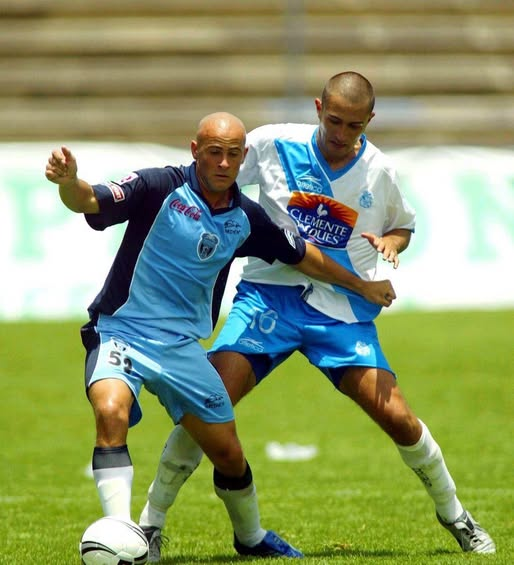 NostalgiAscenso's tweet photo. Puebla vs Tampico Madero en el Apertura 2006, el "Capitán Frío" y Luis Muñoz #PrimeraA https://t.co/BZJeVEf8Lc
