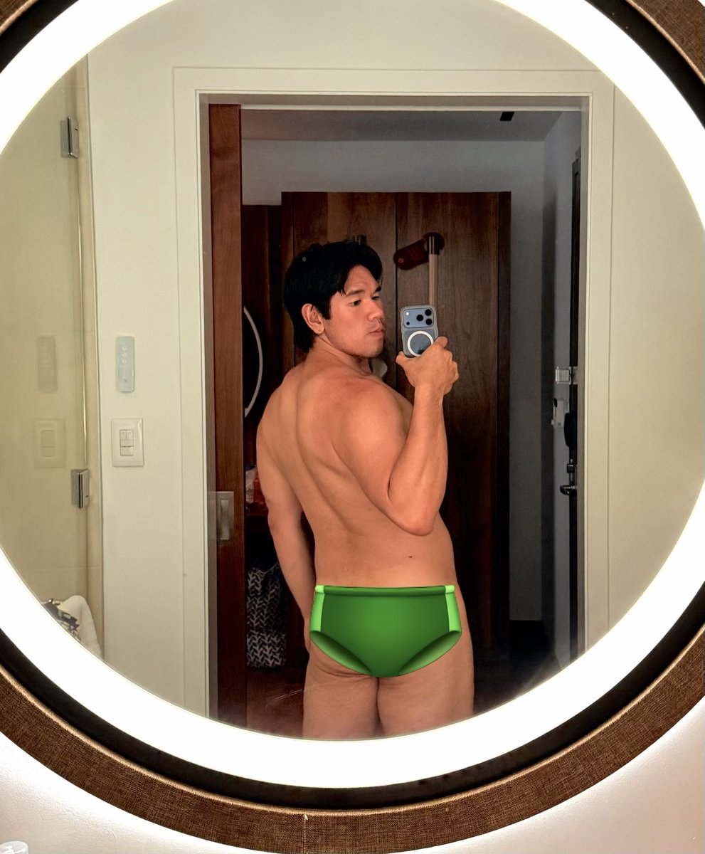 lamchopt's tweet photo. I need to lose like 15 more pounds https://t.co/0iELnJgTNT
