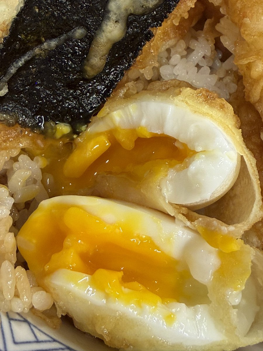 m13084515's tweet photo. 天丼よしみ
天丼 海老がぷりぷりブリブリ大きくて最高👍
美味しかった～☺️
岡山県岡山市北区下石井２丁目９−５３ https://t.co/ku0cIsS65m