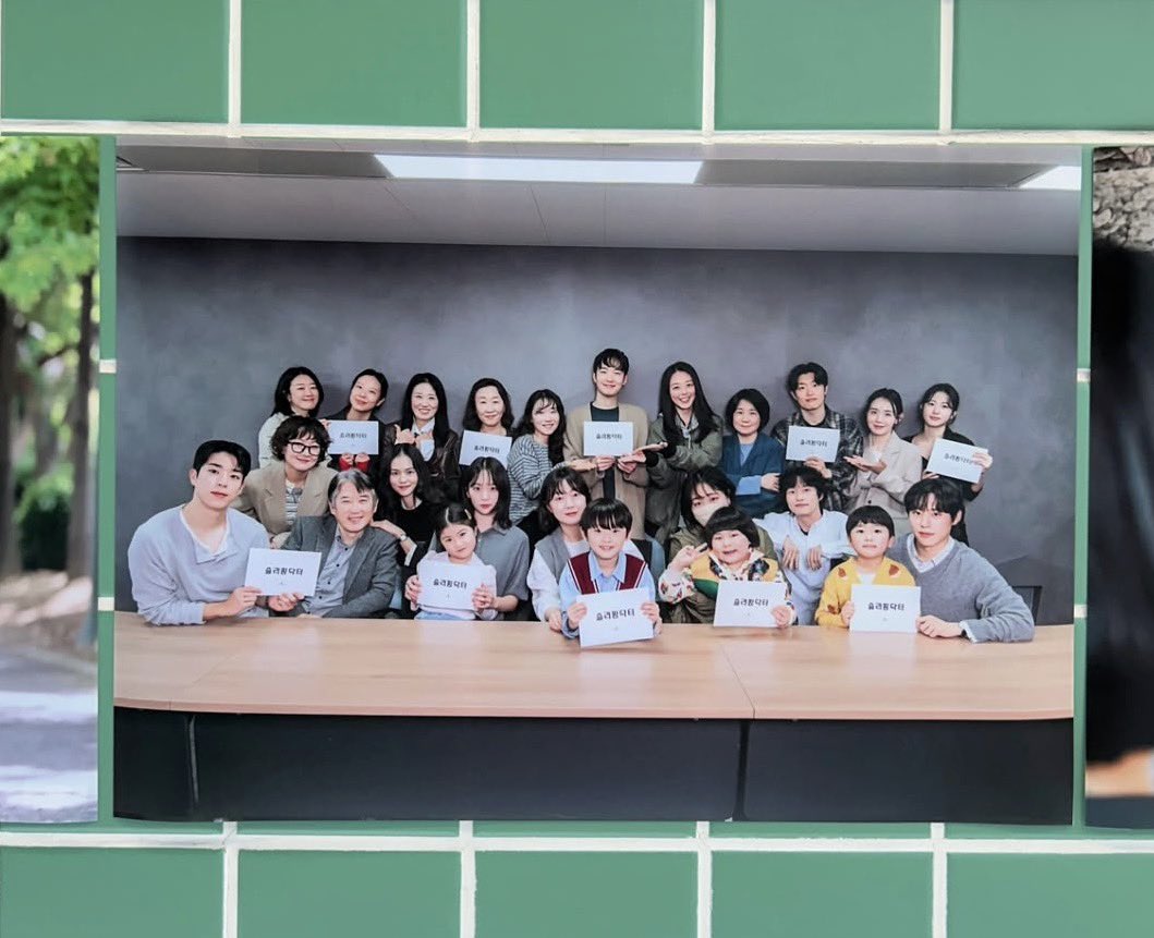 seul_Ldis's tweet photo. 경지오야..
김성철 진기주 투샷 그냥 느껴..
첫번째 사진 차카니 오만개 먹은 진기주라서 기분 좋으네.. https://t.co/PY0YSeXCxU