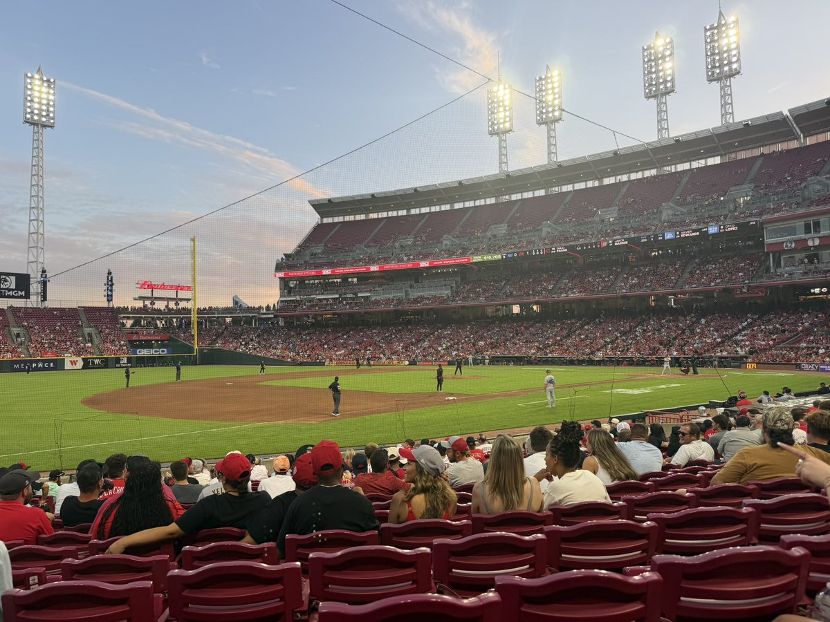 kyle_maxwell18's tweet photo. Nice night at the ball yard. Off to Pittsburgh mañana https://t.co/XfSqOa2QH9