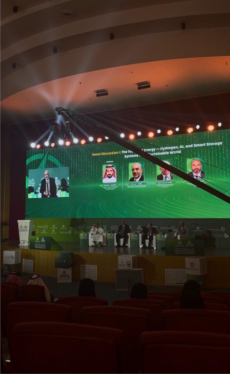 EngTasneem_'s tweet photo. تشرفت بتمثيل الجمعية الأمريكية لمحترفي السلامة @ASSP_KSA في مؤتمر الاستدامة لعام 2025، في تجربة مهنية ثرية أتاحت لي فرصة التعرّف على ممارسات رائدة، وتبادل المعرفة، وتعزيز حضوري في مجال هندسة السلامة ☢️ https://t.co/U19AIO2fHn