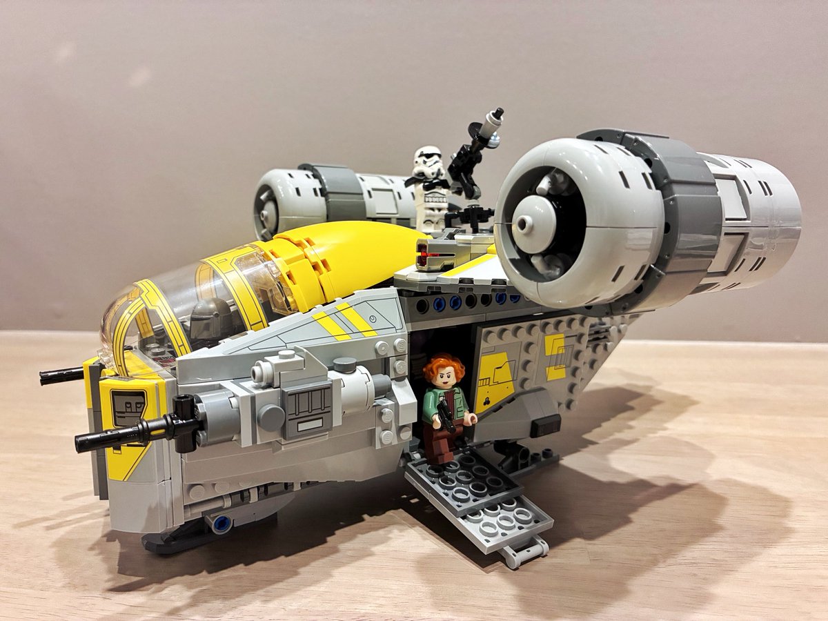 kankan13's tweet photo. ドラマ「マンダロリアン」観ていたらレイザークレスト欲しくてLEGO購入。初めてのLEGO楽しかった https://t.co/TBt1LrEhNI