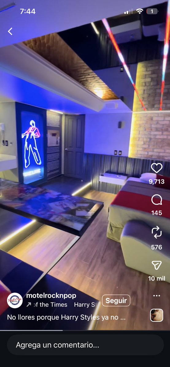 sylvaniannrry's tweet photo. EL MOTEL CON TEMÁTICA DE HARRY JAJDJWDKE NO DOY MÁS 😭😭😭 https://t.co/ZKQ40pKXdc