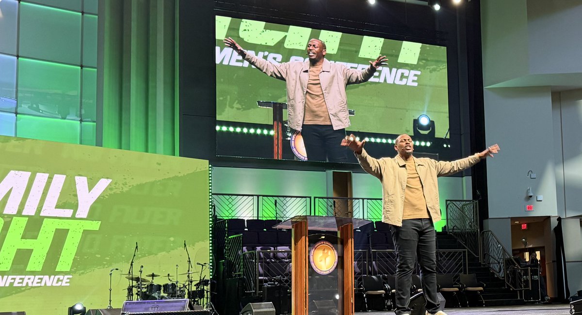 TonyDungy's tweet photo. I’m at the Men’s Conference at First Baptist Church of Glenarden this weekend. We will have some great speakers and tonight Jonathan Evans kicked it off with a powerful message about having the faith to execute God’s plans no matter what. A real blessing for a lot of men who are in attendance. 🙏🏽