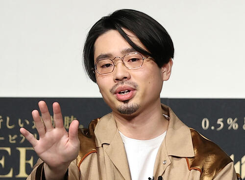 livedoornews's tweet photo. 【説明】ハマ・オカモト、OKAMOTO’S脱退も芸名変更せず「3人公認です」
https://t.co/OdriR6mSYz

ハマは「『OKAMOTO'Sではなくなるという事は、名前を考えなければいけないなあ』と3人に相談したところ、『そのままでいいんじゃない？』と揃って言ってくれた」とし、芸名は変更しないという。 https://t.co/wL25ZhFfz1
