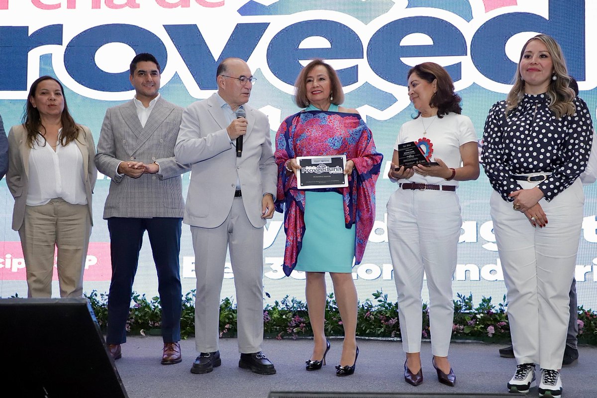 EF_Galindo's tweet photo. Gracias, Rosario Marín, por ser parte de la 4.ª Feria de Proveeduría. 🤝

Agradecemos su participación y la oportunidad de escuchar su experiencia, visión y trayectoria, compartida con las y los asistentes de este gran encuentro.

Su presencia hizo de esta edición un espacio aún más enriquecedor.

¡Gracias por acompañarnos!