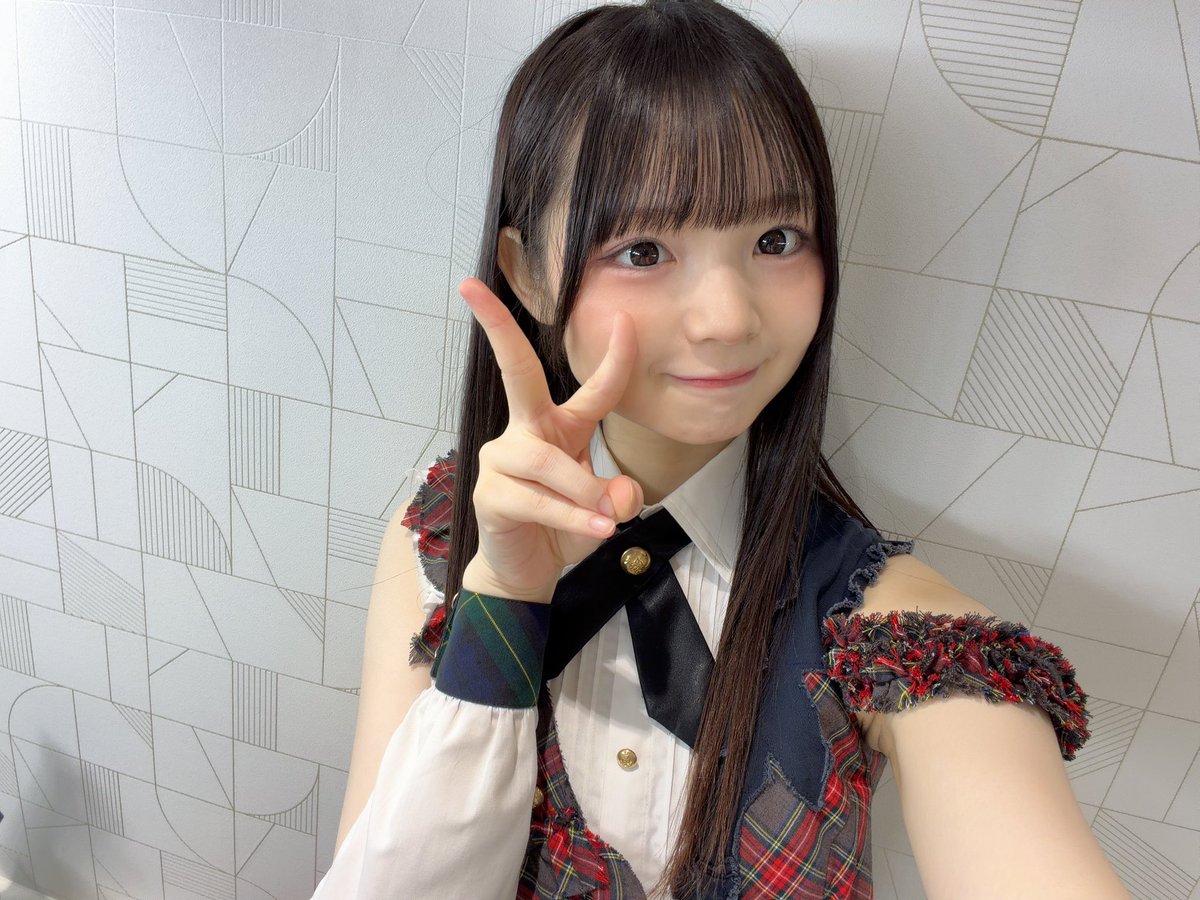 Saki_Oga0516's tweet photo. おはよう︎︎︎︎ございます🫧

本日は #AKBが好きish オンラインお話会！
よろしくお願いします！！

サインに似顔絵描くのは第5部！！🎨
楽しもうねー！！！

こちらも🥹⬇️
https://t.co/gjuIaIKzSs https://t.co/yIUbENW5hc