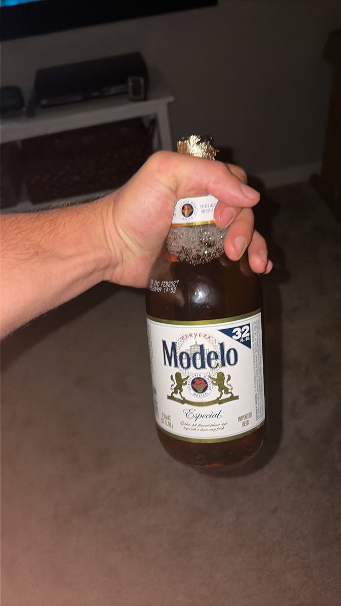 WillixMcGuire47's tweet photo. What I mean when I say Iโm only having a couple beers tonight #ModeloTime https://t.co/9cKkP3r1IG