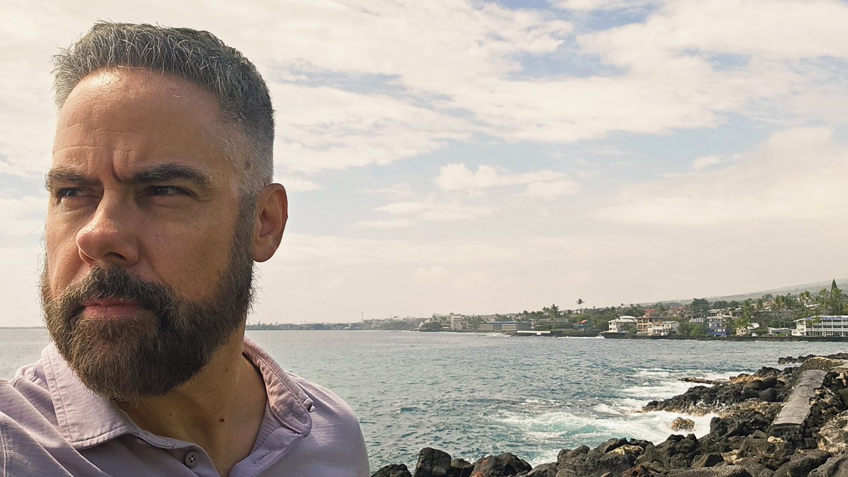 iCyclone's tweet photo. Aloha from the Big Island of #Hawaii. Against my better judgment (and hardwired reverance for climatology), I've come here to hunt a unicorn—oops, I meant a landfalling #hurricane. Let's see that happens. Either way, the island is magnificent—with or without #LALA. https://t.co/2skY8RoPR8