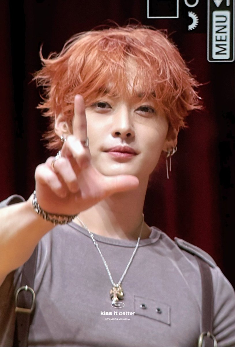 hourlychanming's tweet photo. minchan with their almost matching hair colours https://t.co/7vWiFyTwKF